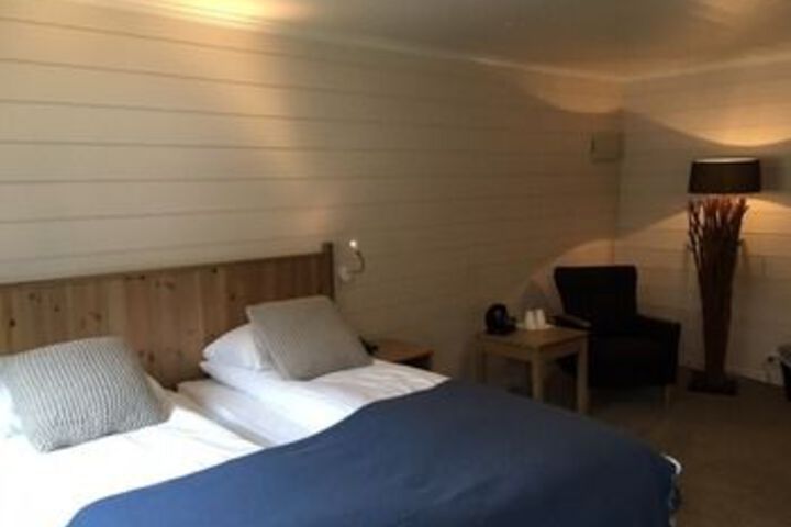 Room 50 of 106
