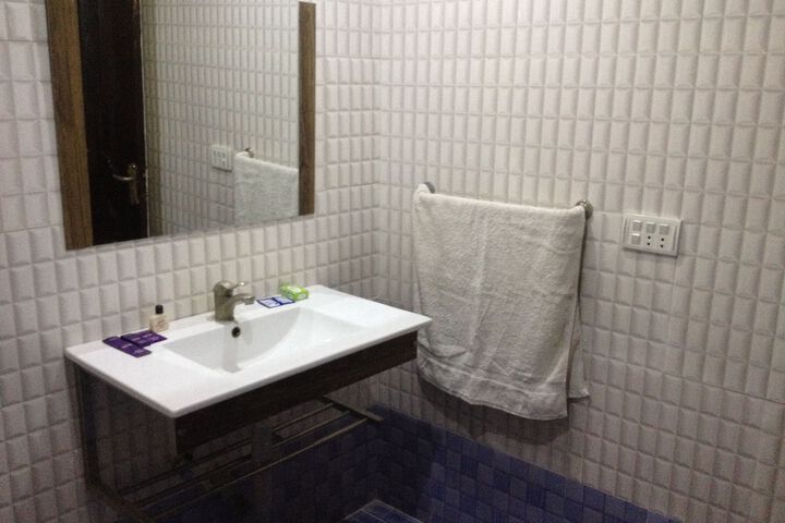 Room 2 of 9