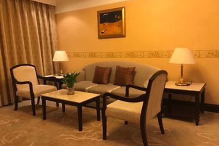 Room 12 of 43