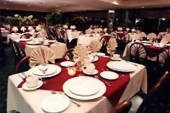 Dining 5 of 5