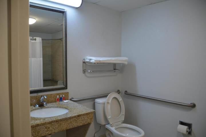 Room 10 of 17