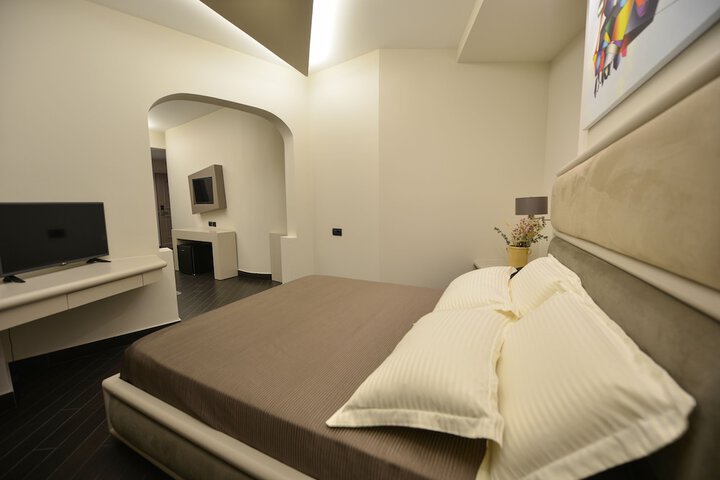 Room 8 of 36
