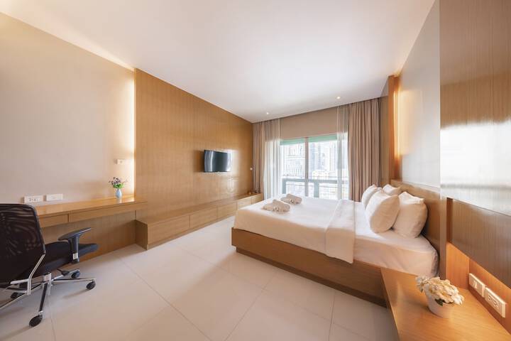 Room 26 of 80