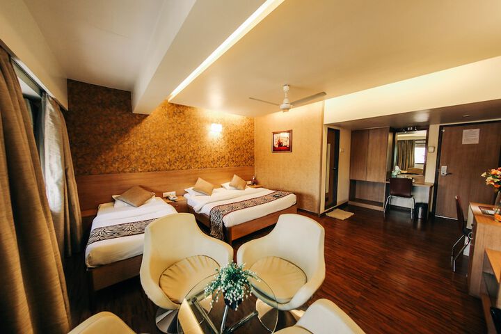 Room 28 of 90
