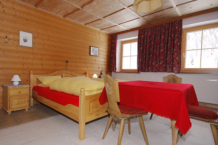 Room 4 of 15