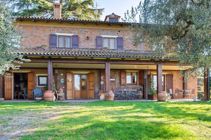 Spacious Holiday Home in Castiglione del Lago With Pool