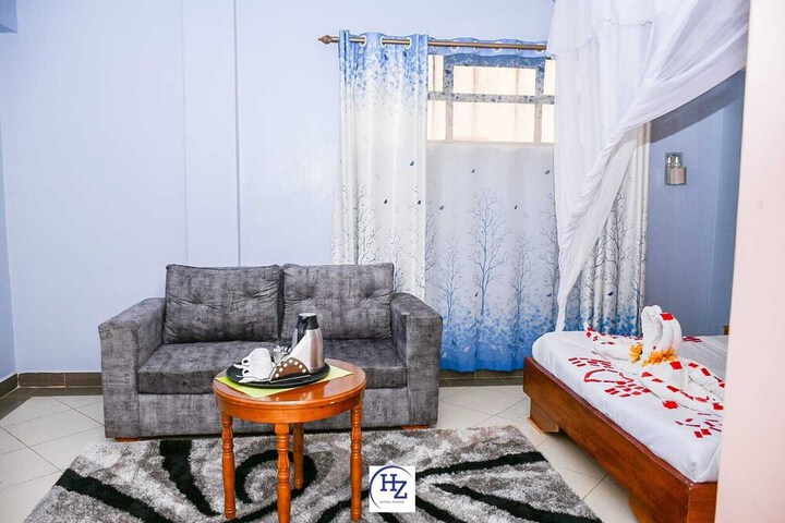 Room 7 of 16