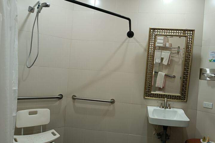 Room 29 of 77