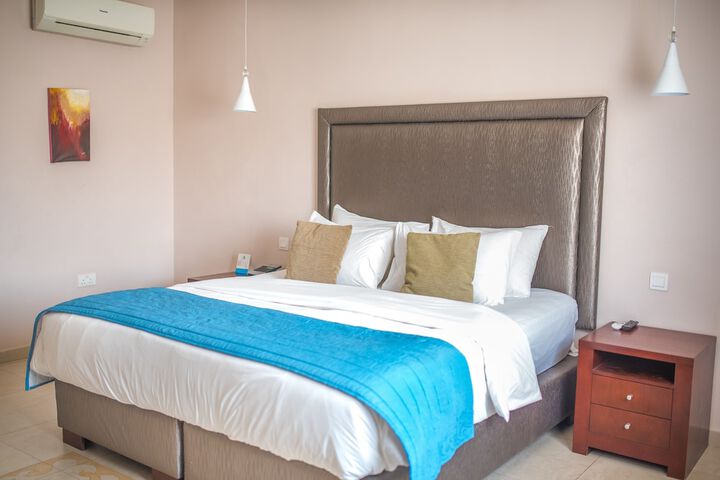 Room 3 of 44