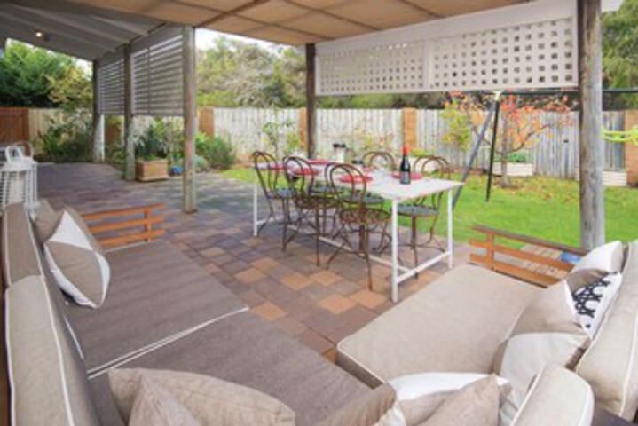 Hotel Exterior 4 of 13