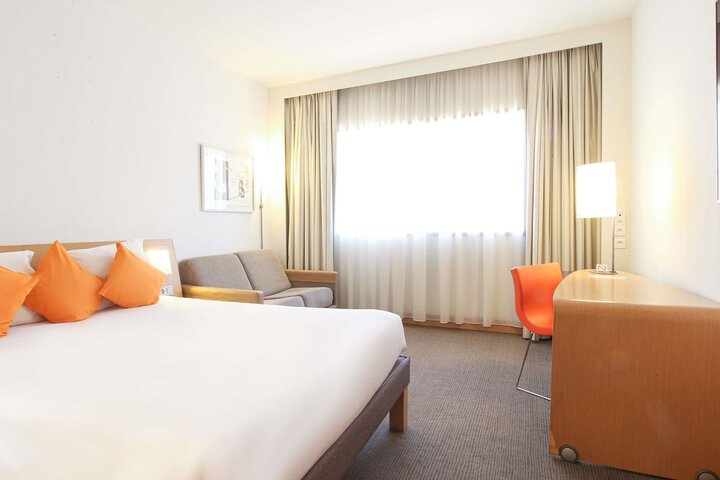 Room 27 of 268