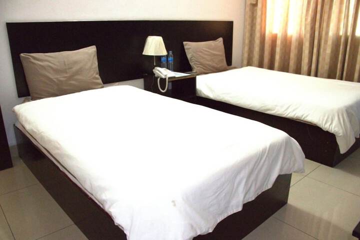 Room 9 of 9