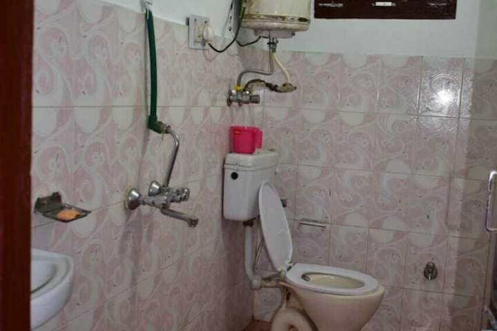 Room 10 of 15