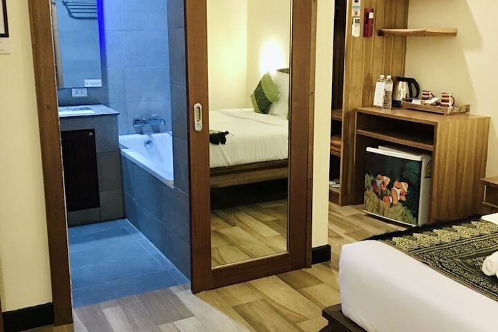 Room 13 of 62