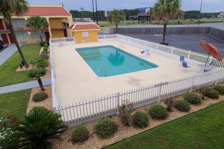Hotel with Pool