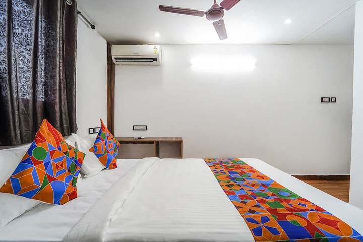 Room 10 of 21