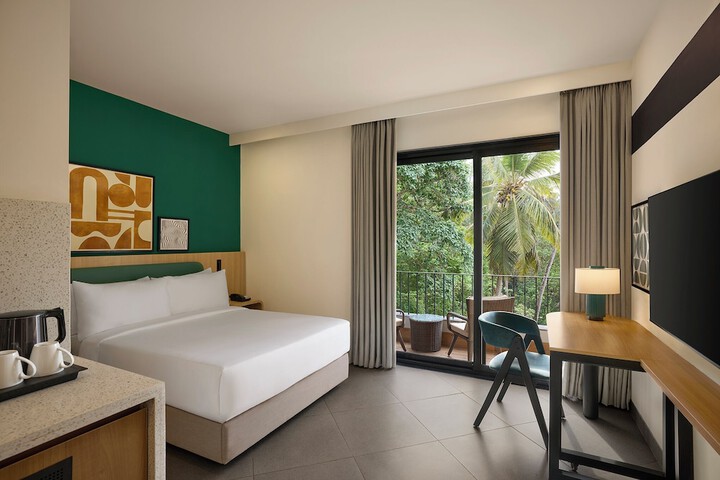 Room 14 of 25
