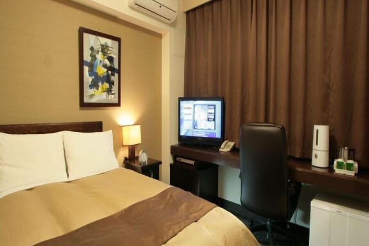 Room 2 of 11