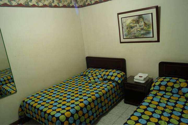 Room 15 of 32