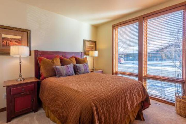 Westview Terrace #3 2 Bathrooms Condo in Ketchum, ID