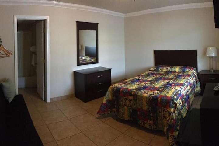 Room 3 of 10