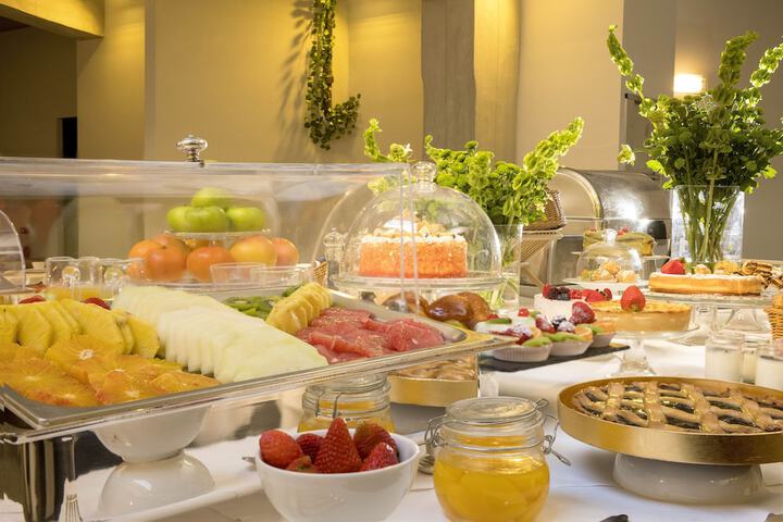 Breakfast/Coffee Service 36 of 40