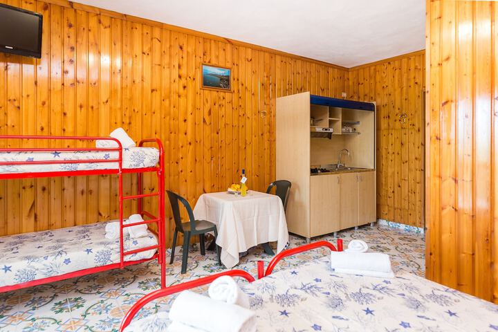 Room 4 of 23