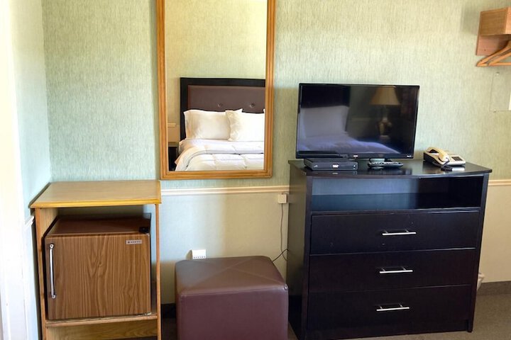 Room 17 of 40