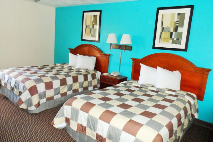 Room 6 of 19