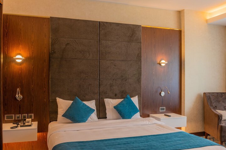 Room 3 of 9