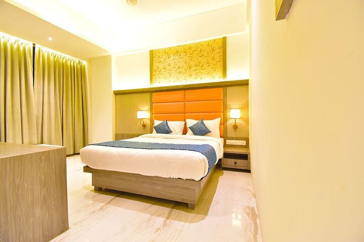 Room 12 of 25