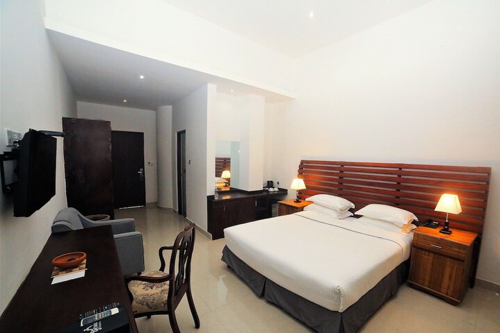 Room 10 of 85