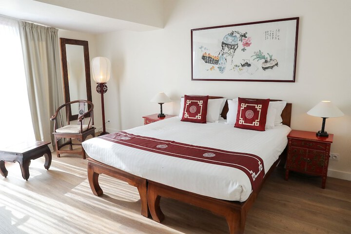 Room 12 of 48