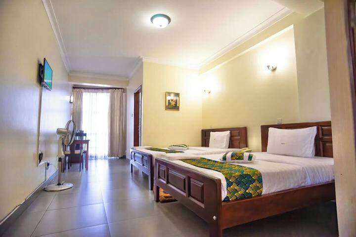Room 9 of 32
