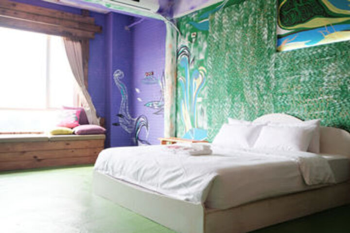Room 4 of 36