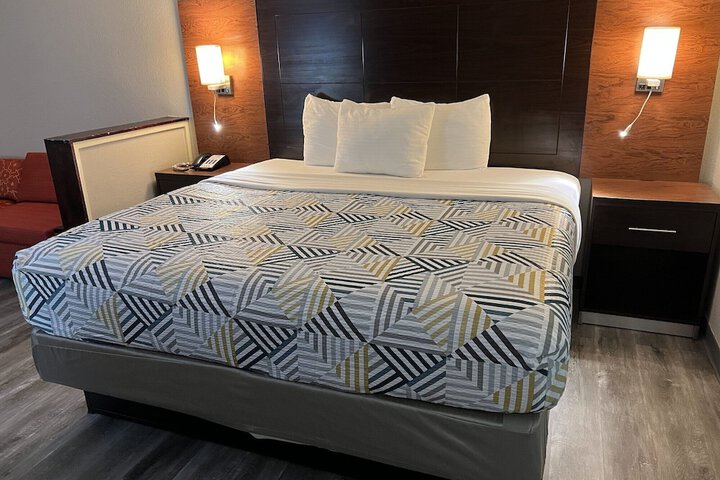 Room 30 of 84