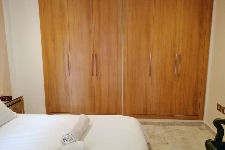 Room 6 of 30