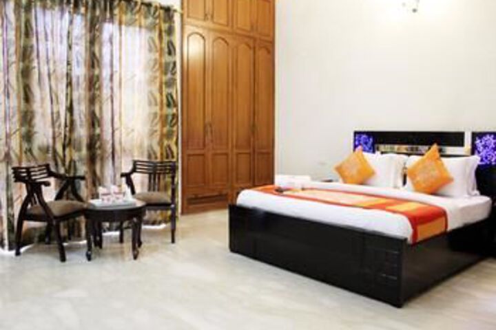 Room 10 of 27