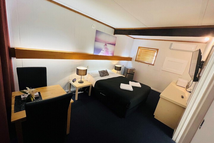 Room 7 of 19