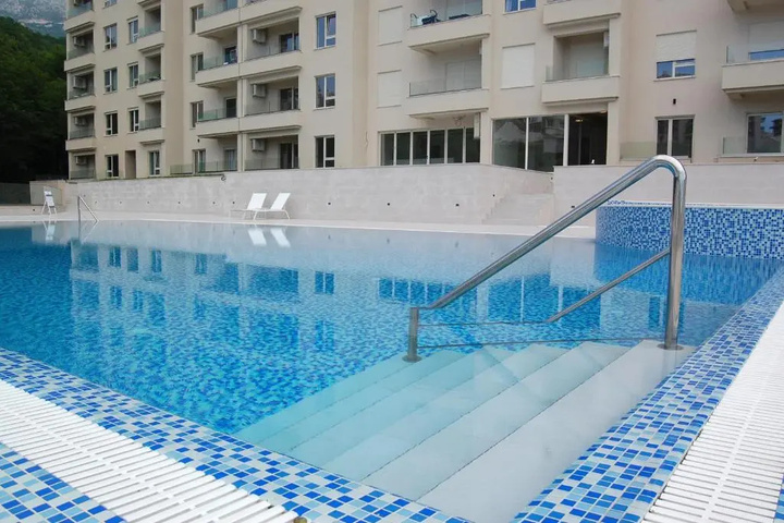Pool 9 of 18