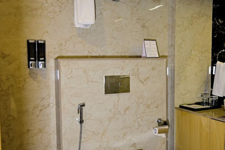 Room 42 of 63