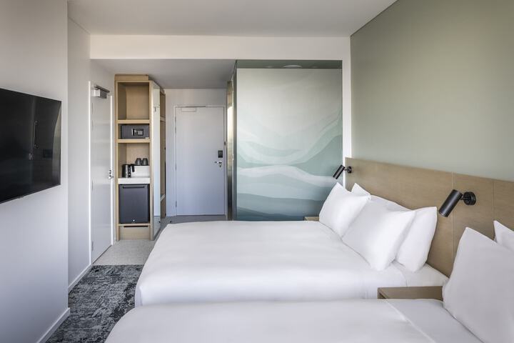 Room 10 of 46