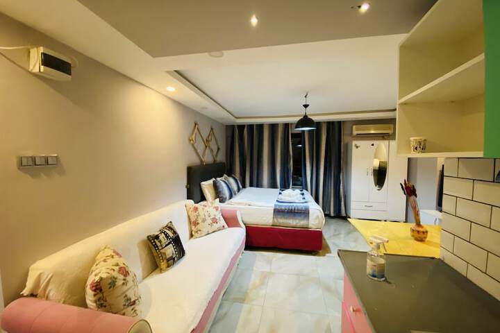 Room 11 of 32