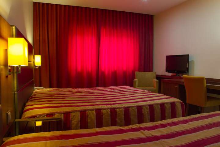 Room 5 of 44