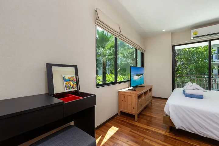 Room 2 of 17