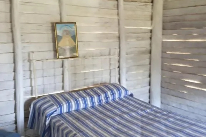 Room 3 of 10