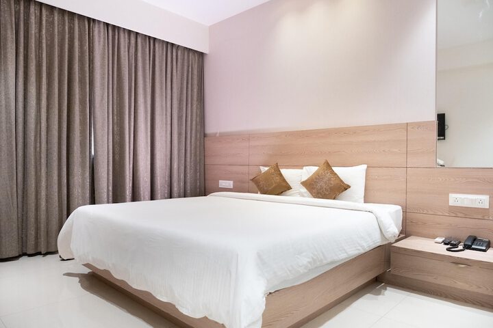 Room 15 of 27