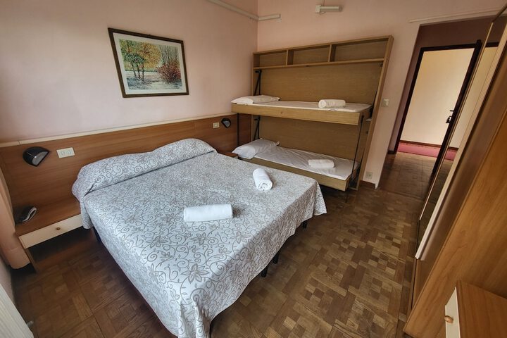 Room 27 of 56