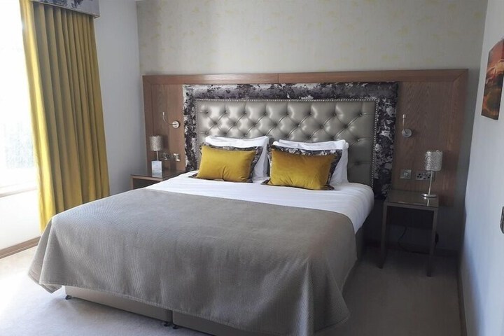 Room 6 of 20