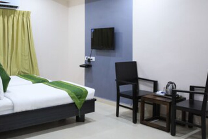 Room 12 of 26